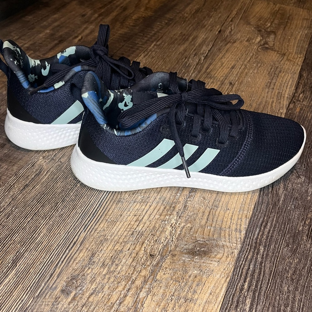Adidas women’s tennis shoes